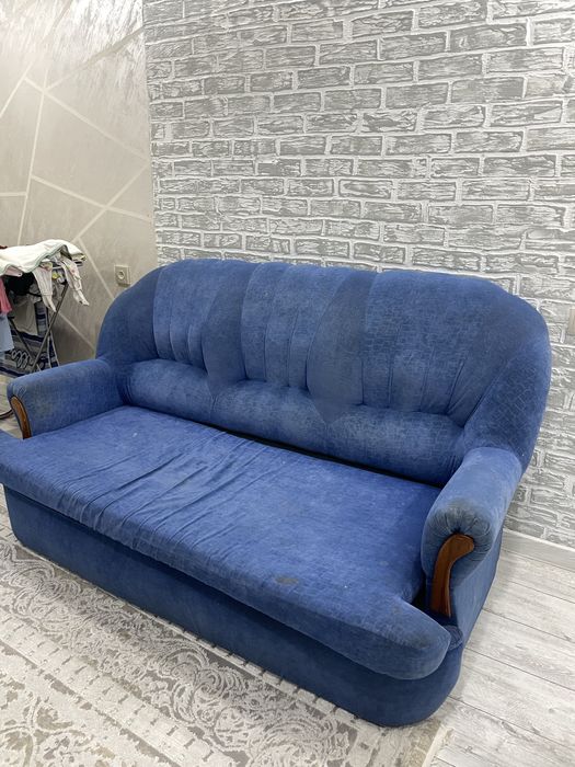 Отдам диван бесплатно самовывоз