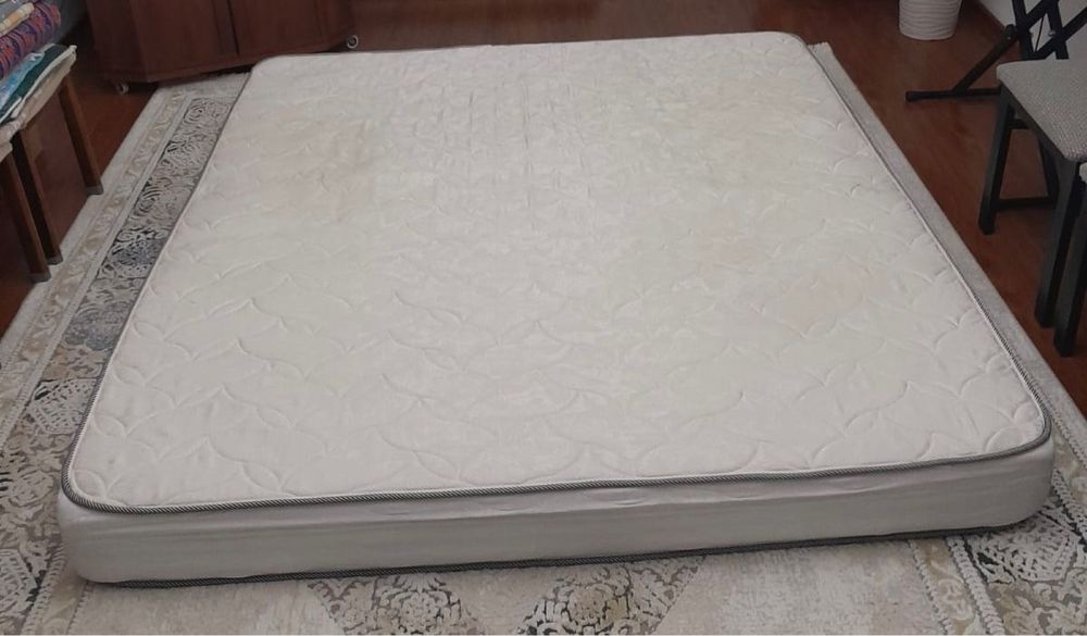 Матрас 180см на 200см Б/У