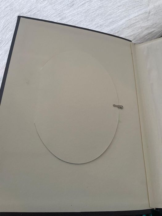 Album fotografii din argint cu piele,are geam pentru poza,model deoseb