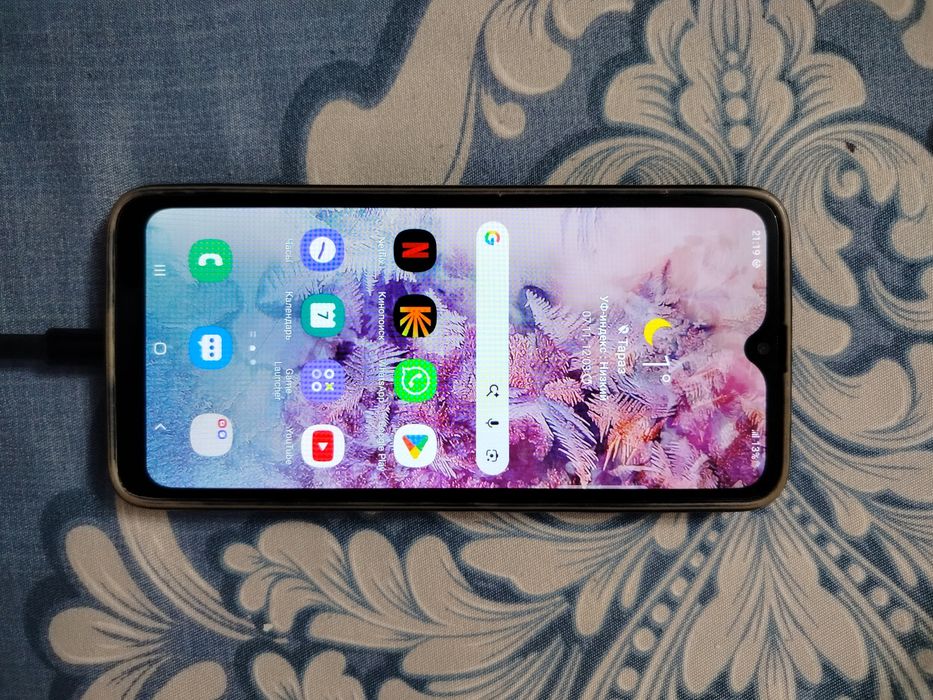 Продам телефон Самсунг