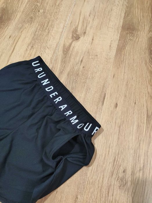 Pantaloni scurti de dama Under Armour marimea S