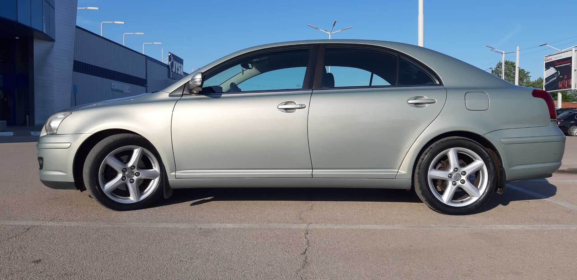 Продавам ТОЙОТА АВЕНСИС-2,2D4D-2007г.