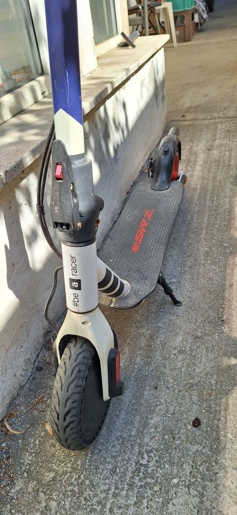 Trotineta electrica Aprilia e-SRZ