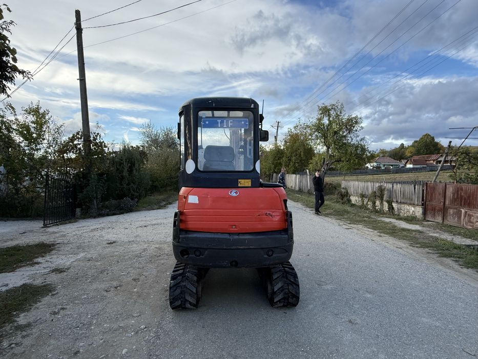 Excavator Kobota 2,7 tone