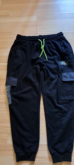 Pantaloni de trening marimea L