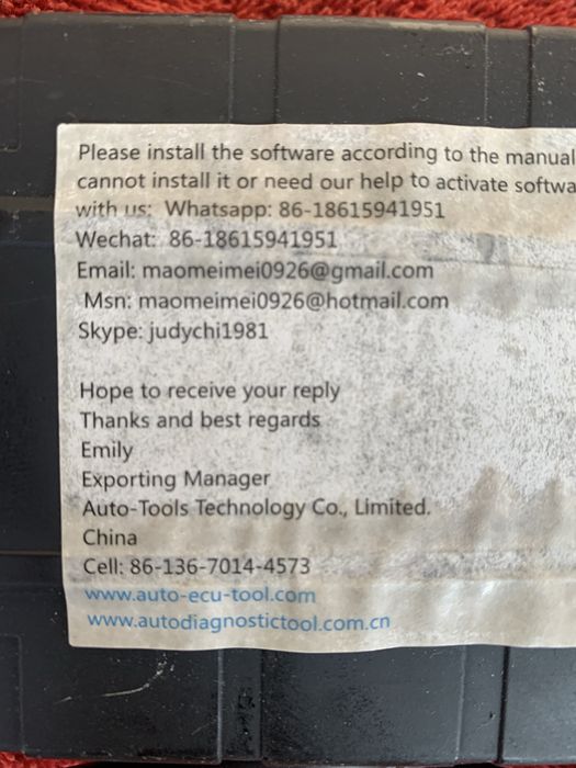 Tester auto, ce se vede in poze