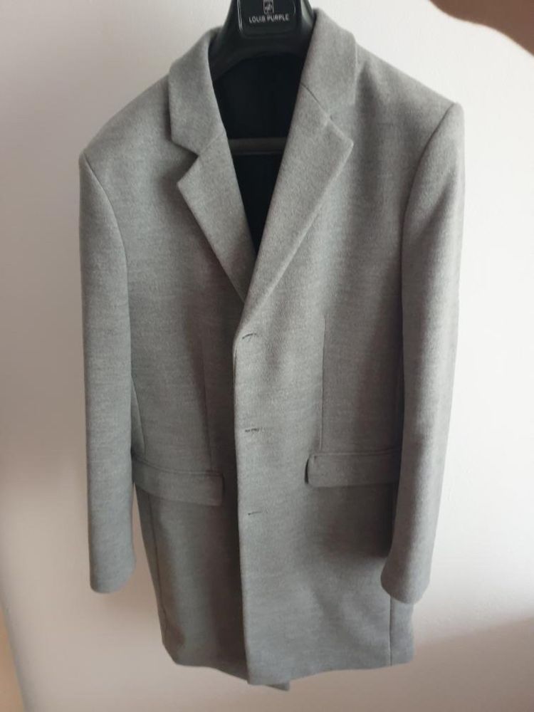 Palton Zara Gri-deschis, in stare buna, mărimea M-Fit