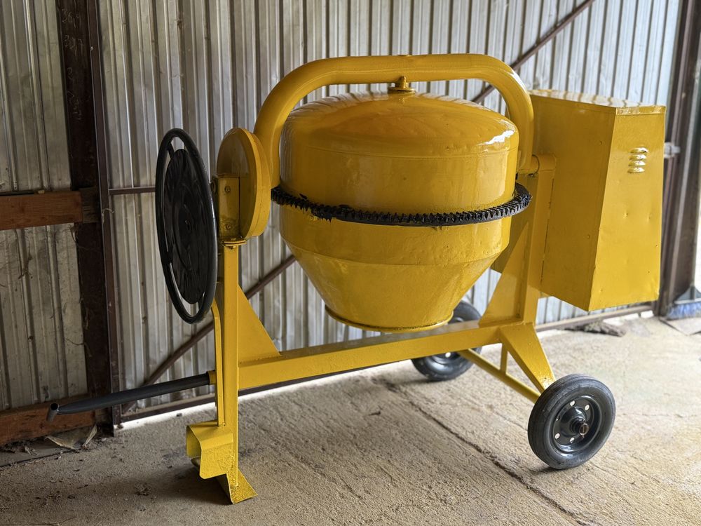 Vand 2 Betoniere 170L /250L Import Italia !