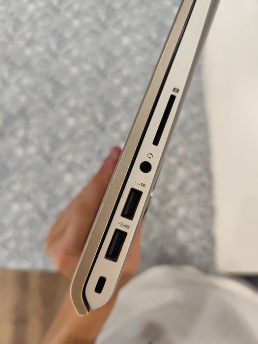 Продавам лаптоп HP