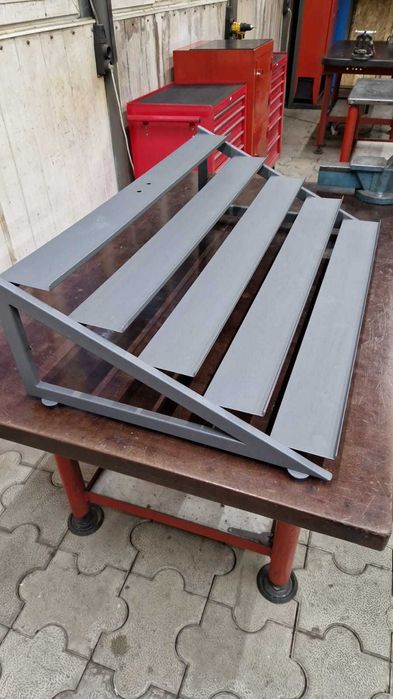 Продам полки новые