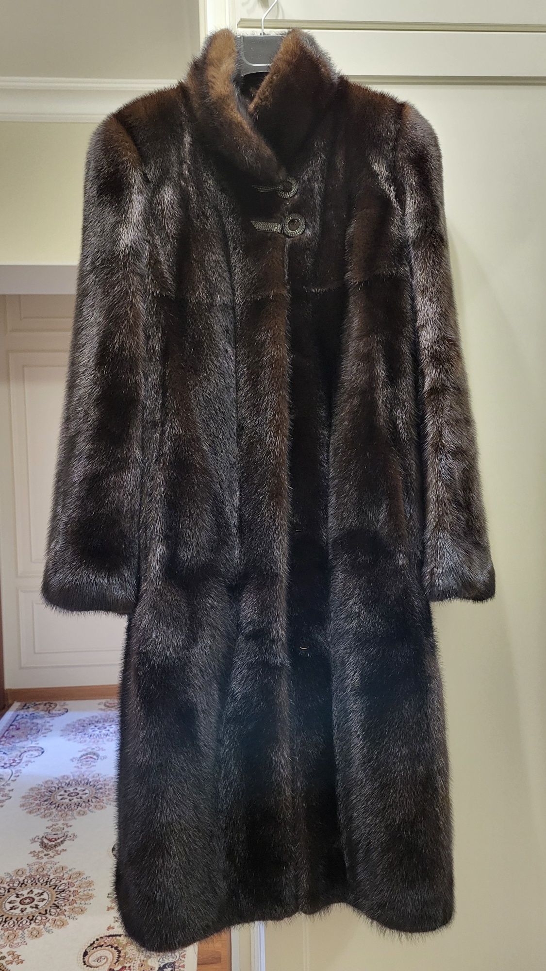 Продам норковую шубу (Греция)