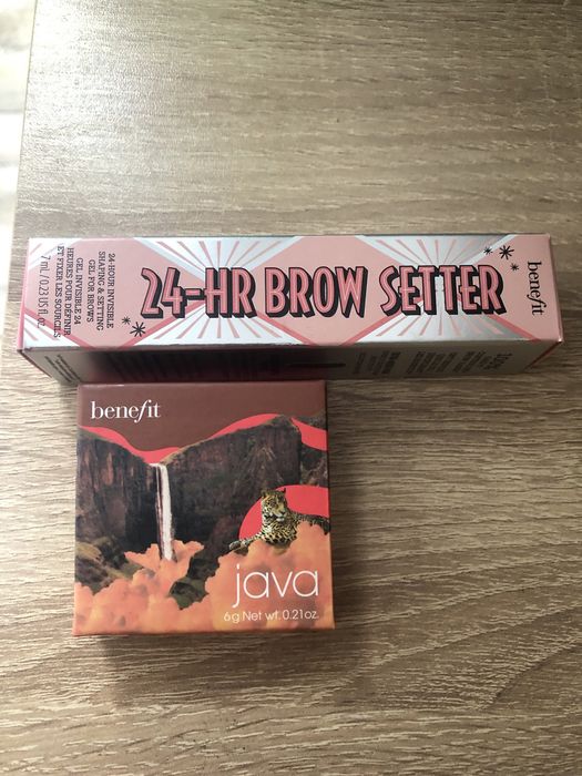 Козметика на Benefit