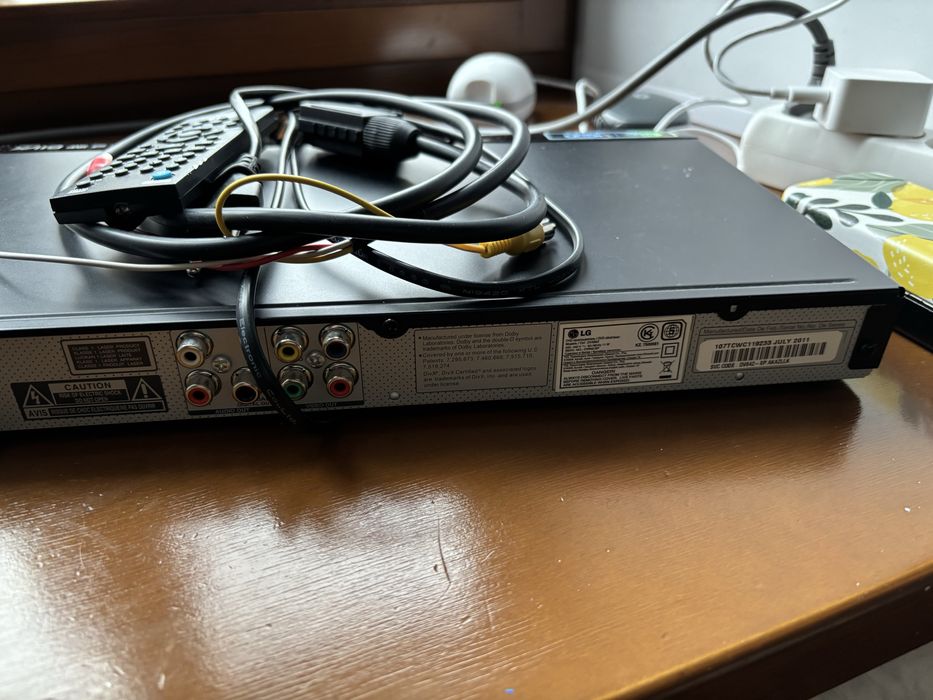 Видиотехника LG  приставка DVD  к ТВ , видиомагнитафон  касетный ( нов