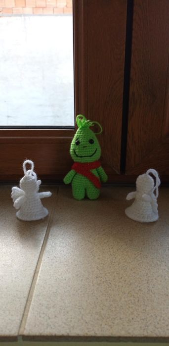 Execut decoratiuni Pom de Craciun