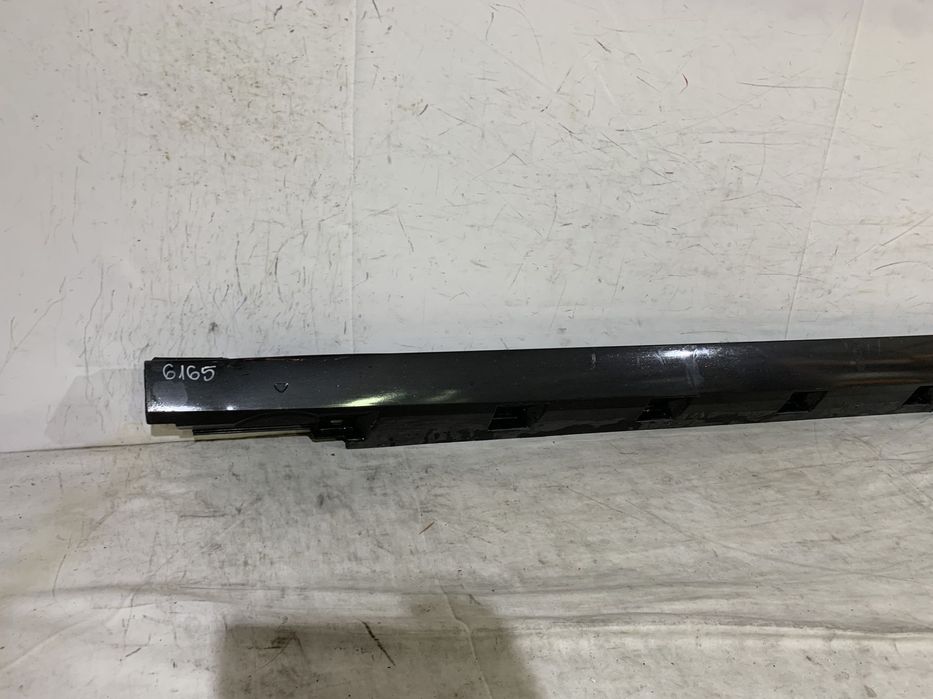 Prag stanga VW Passat B8, 2015, 2016, 2017, 2018, 2019, cod origine OE 3G0853857F.