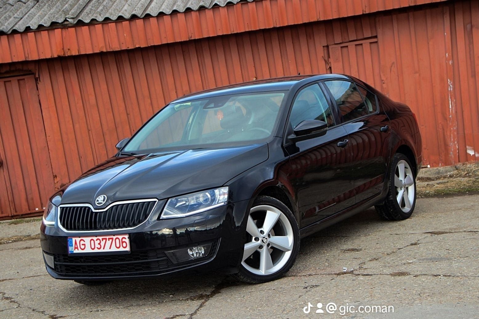 Vând skoda Octavia 3