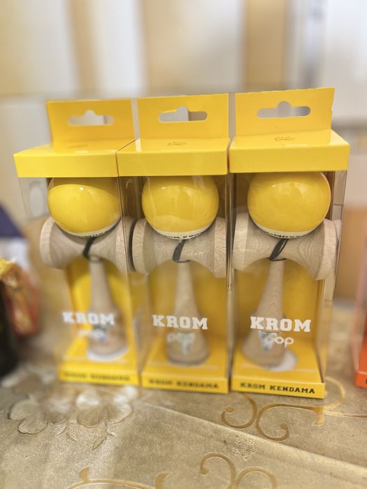 Kendama krom toate culorile