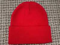 Красная шапка уни