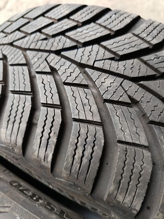 Зимни гуми -"CONTINENTAL"-15цола -185/60-1бр.-85лв.-като нови