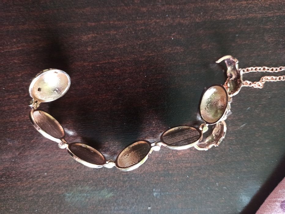 Медальон ангелски крила за снимки. Последни бройки