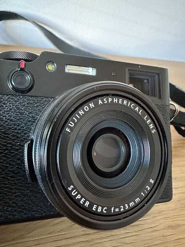 Продава: Fujifilm X100V + подарък списание фотография Obscura Magazine