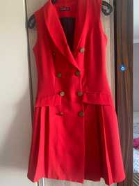Червена сако рокля