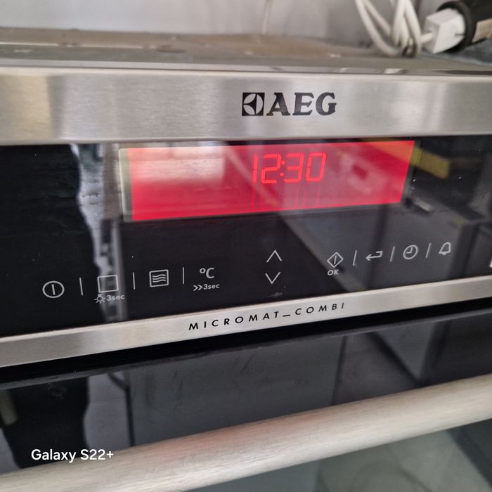 Компактна фурна за вграждане AEG