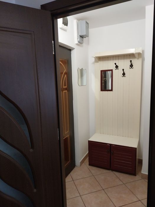 Persoana fizică,vând garsonieră confort I zona confectii