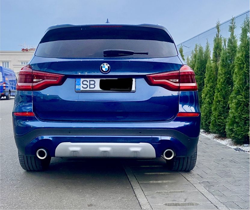 Se ofera spre vanzare BMW X3 30i