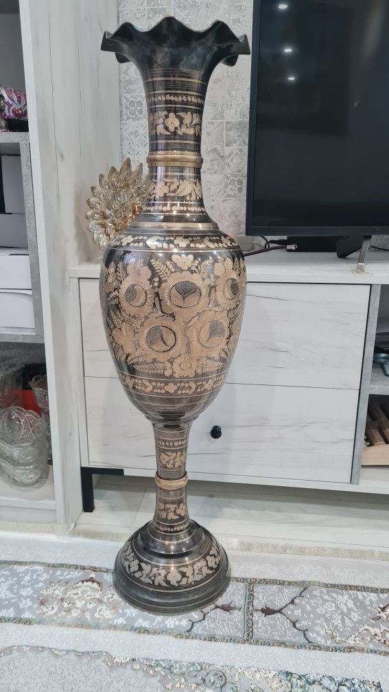 Шикарная напольная ваза