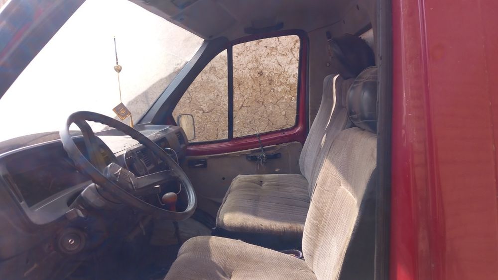 Gazel zavodskoy holatda