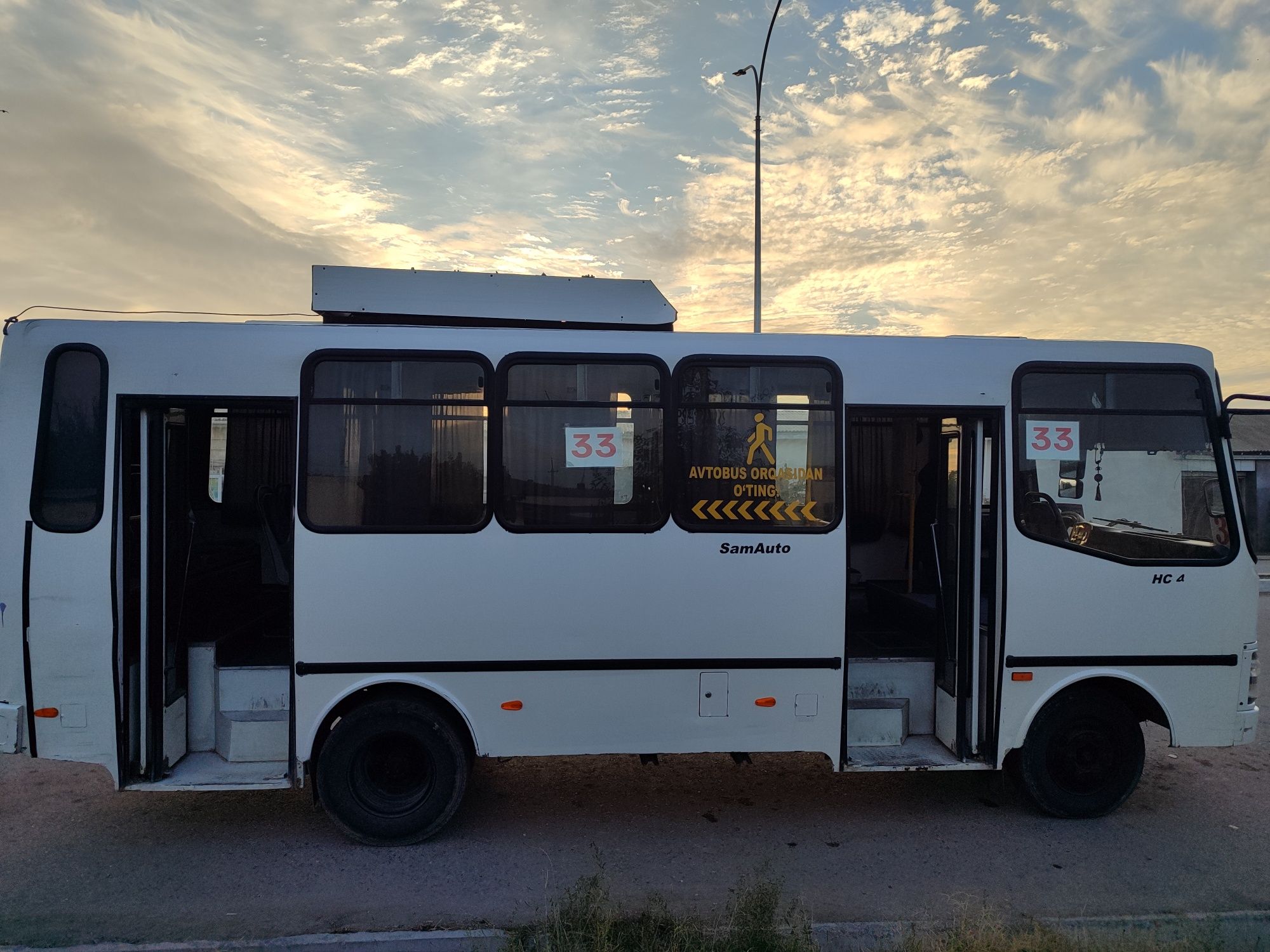 Samavto yoʻlovchi tashuvchi aftobus