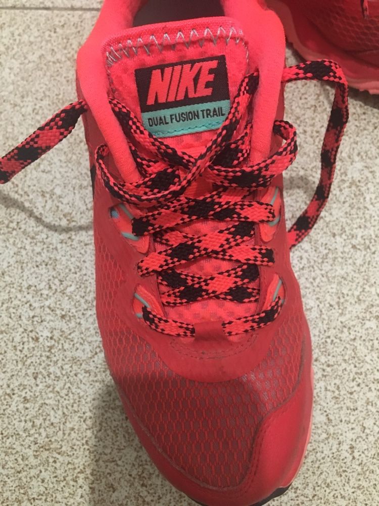 маратонки Nike р.36 червени