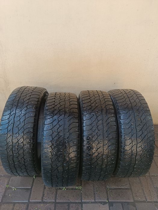 Продам комплект зимней шины