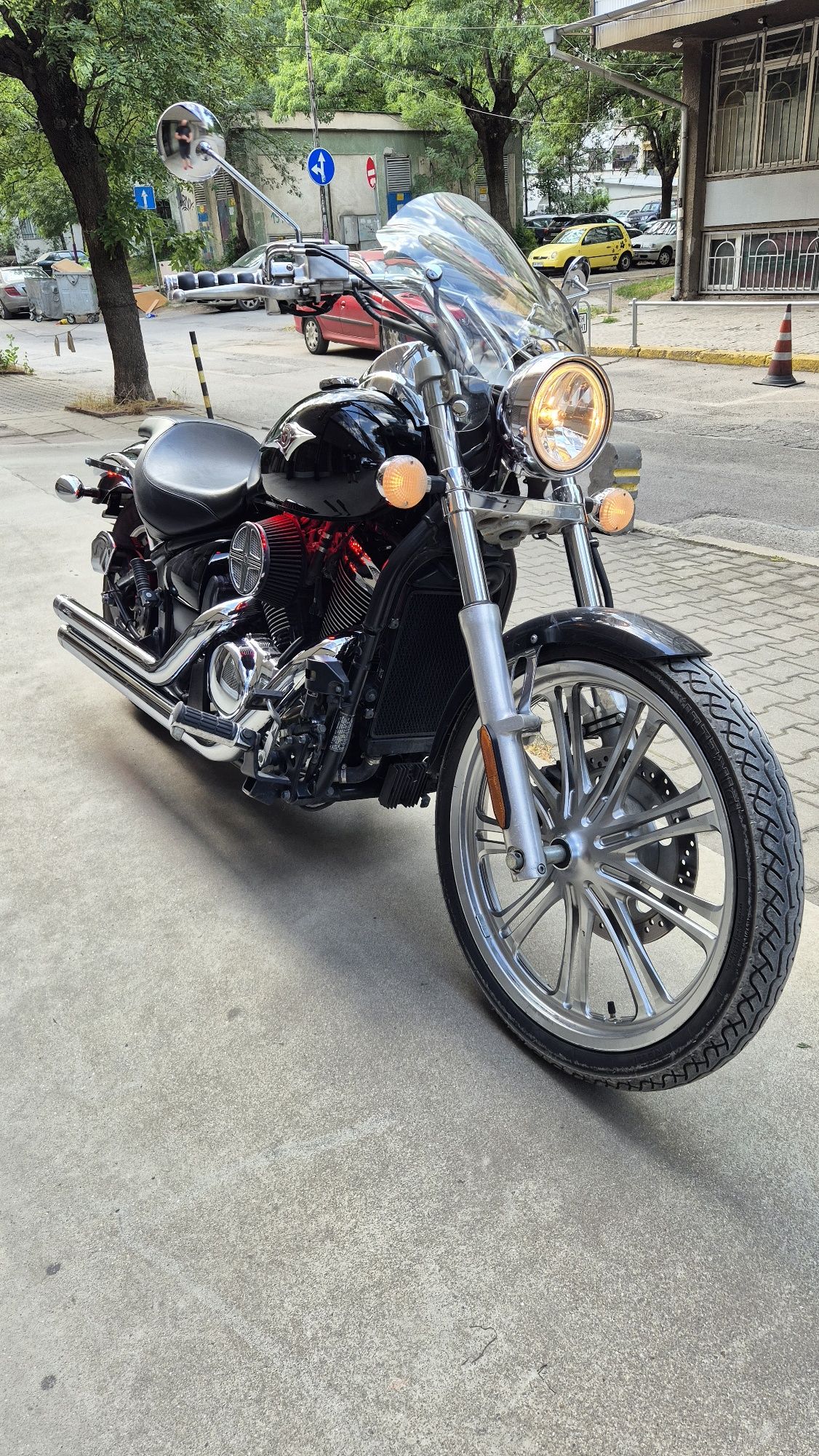 Kawazaki VN 900 custom