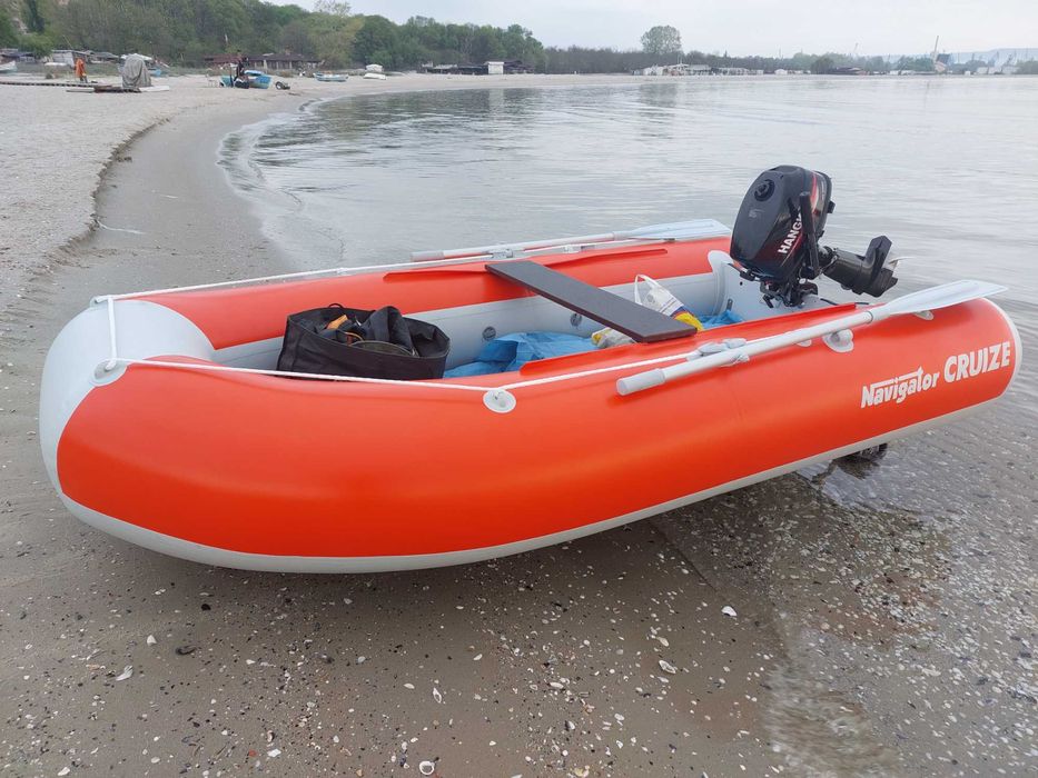 Лодка комплект със двигател