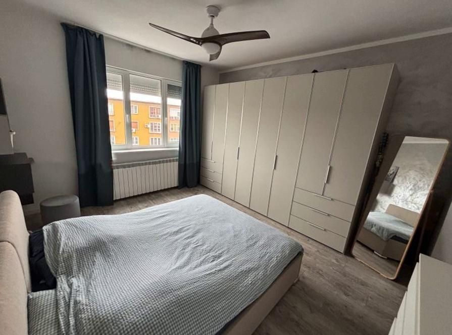 Тристаен, под наем, Център-НДК