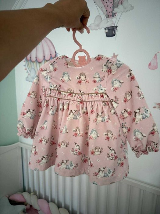 Vand 7 rochite bebe fetita marime 6-9 luni Mayoral