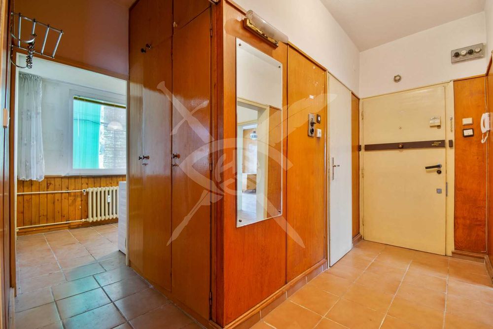 Тристаен апартамент в жк. Бъкстон № 93099