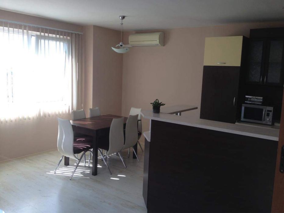 Дава се под наем Двустаен апартамент в Варна, Център - 60 кв.м за 460 € - Снимка #1