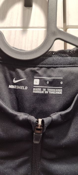 Ветровка Nike SHIELD