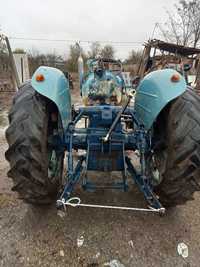 Vând tractor Ebro