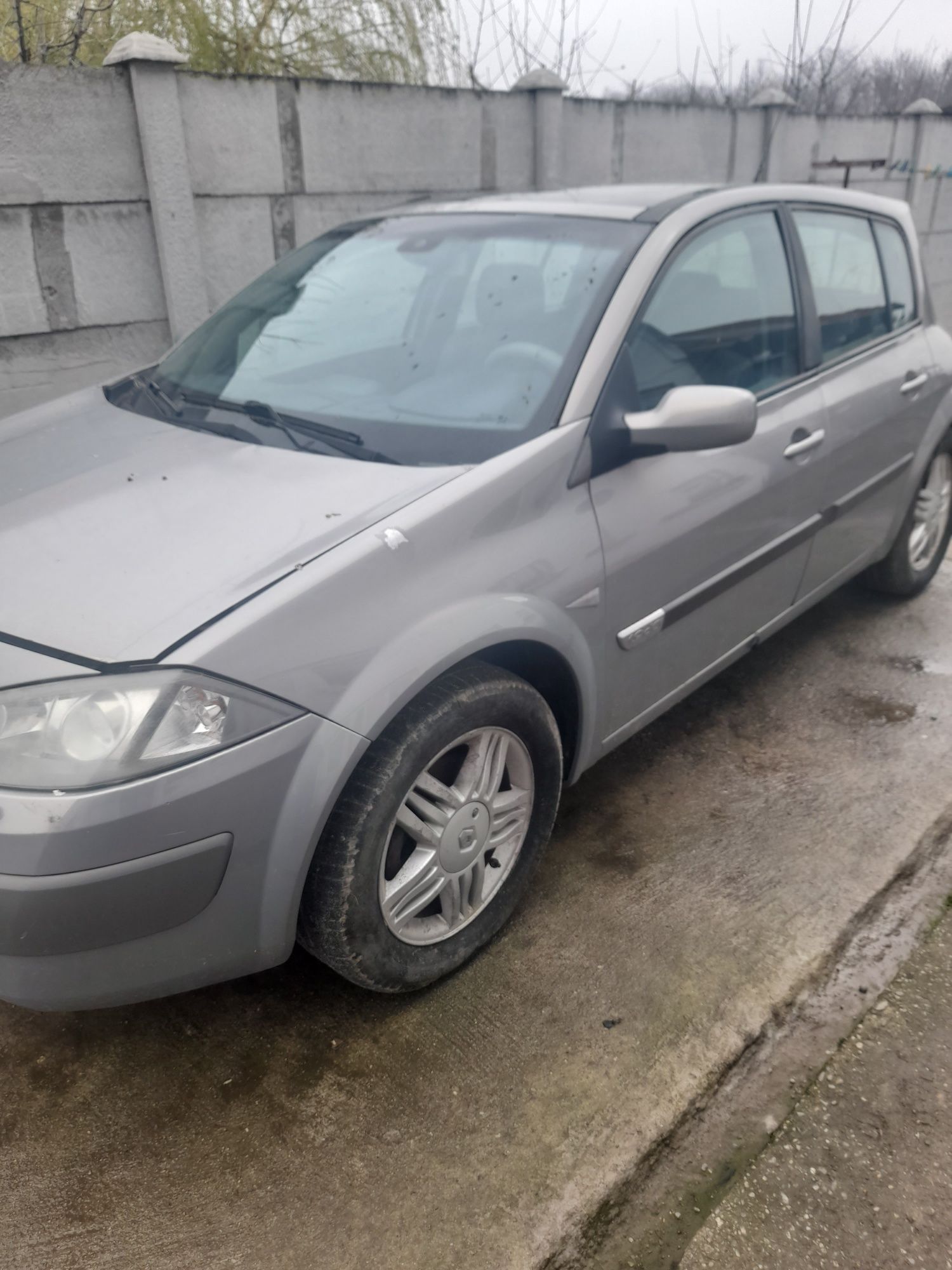Vând Renault Megane 2 ,1,9 diesel