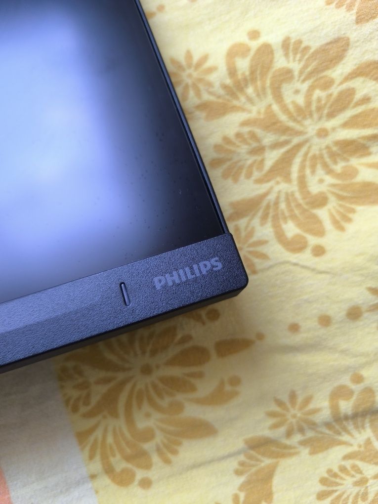 Гейминг монитор philips