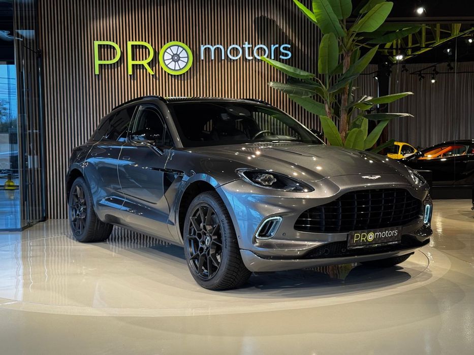 Aston Martin DBX Aston Martin DBX 2021 550 CP 4.0 V8