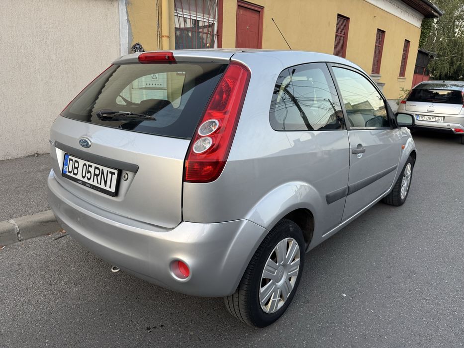 Ford Fiesta 1.4 benzina, aer conditionat