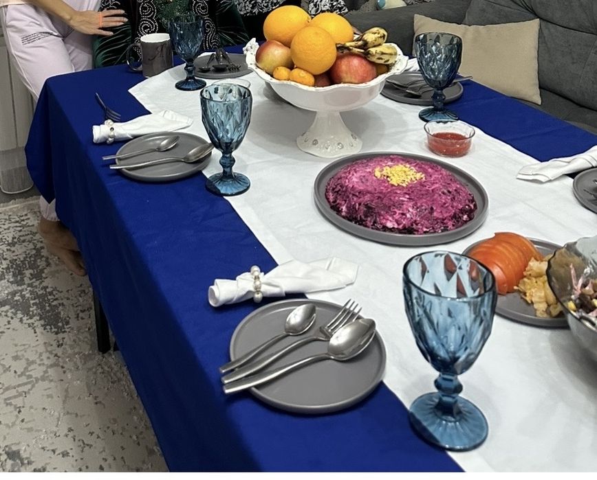 Продам скатерть, 3,5 метра , ткань