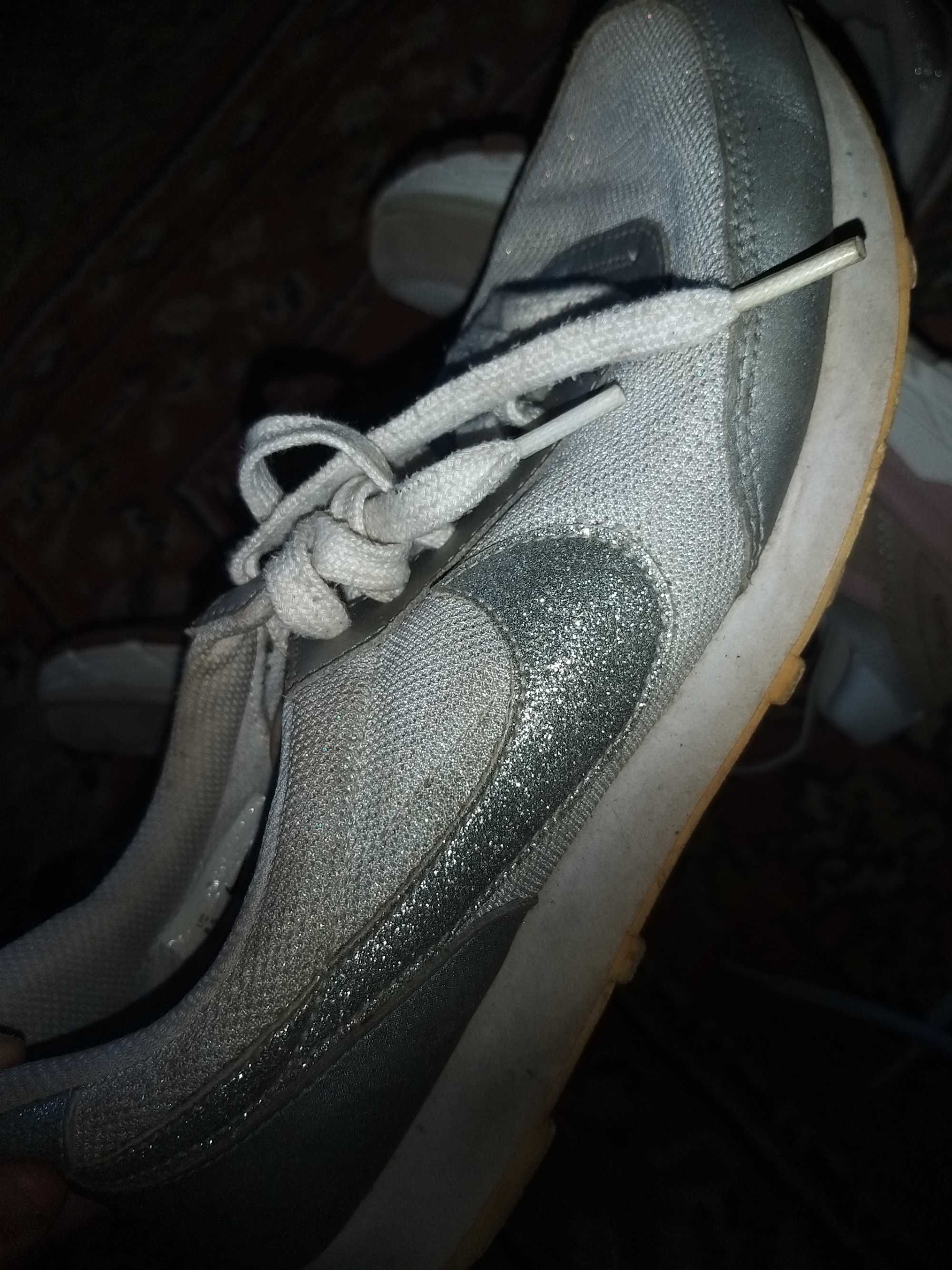 Дамски маратонки Nike