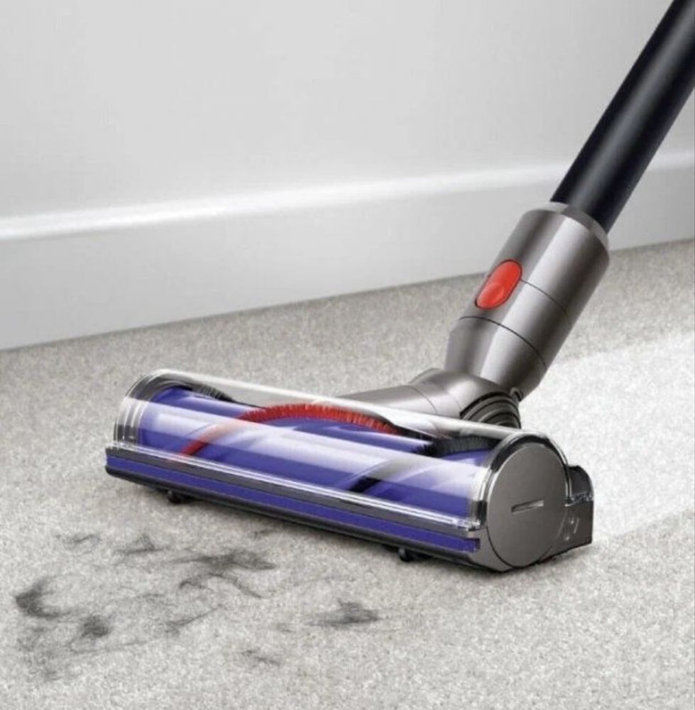 Прахосмукачка Dyson V8 sv25 ,перфекно състояние