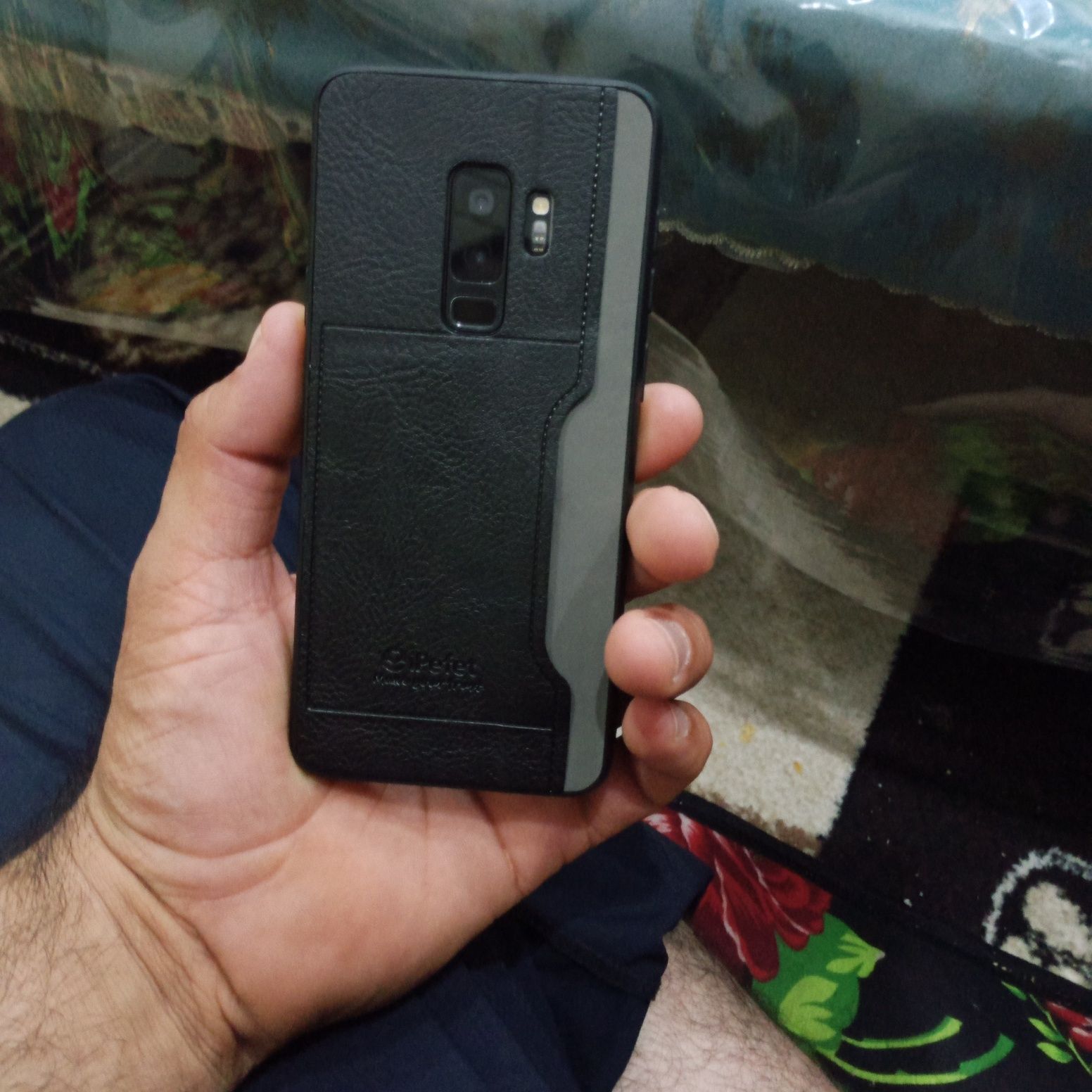 Samsung s 9+ holati idyal